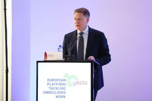 &Iota;&sigma;&chi;&upsilon;&rho;ή &eta; &delta;έ&sigma;&mu;&epsilon;&upsilon;&sigma;&eta; &tau;&eta;&sigmaf; &Kappa;ύ&pi;&rho;&omicron;&upsilon; &gamma;&iota;&alpha; &delta;ί&kappa;&alpha;&iota;&eta; &epsilon;&rho;&gamma;&alpha;&sigma;&iota;&alpha;&kappa;ή &kappa;&iota;&nu;&eta;&tau;&iota;&kappa;ό&tau;&eta;&tau;&alpha;, &lambda;έ&epsilon;&iota; &Epsilon;&upsilon;&rho;&omega;&pi;&alpha;ί&omicron;&sigmaf; &alpha;&xi;&iota;&omega;&mu;&alpha;&tau;&omicron;ύ&chi;&omicron;&sigmaf;