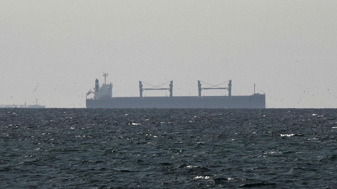 &Tau;&alpha; &tau;ά&nu;&kappa;&epsilon;&rho; &pi;&omicron;&upsilon; ά&lambda;&lambda;&alpha;&xi;&alpha;&nu; &tau;&omicron; &kappa;&lambda;ί&mu;&alpha; &sigma;&tau;&omicron;&nu; &Pi;&epsilon;&rho;&sigma;&iota;&kappa;ό &ndash; &Pi;&tau;ώ&sigma;&eta; &sigma;&tau;&omicron; &pi;&epsilon;&tau;&rho;έ&lambda;&alpha;&iota;&omicron; &mu;&epsilon;&tau;ά &tau;&eta; &delta;&iota;έ&lambda;&epsilon;&upsilon;&sigma;&eta; &alpha;&pi;ό &tau;&alpha; &Sigma;&tau;&epsilon;&nu;ά &tau;&omicron;&upsilon; &Omicron;&rho;&mu;&omicron;ύ&zeta;