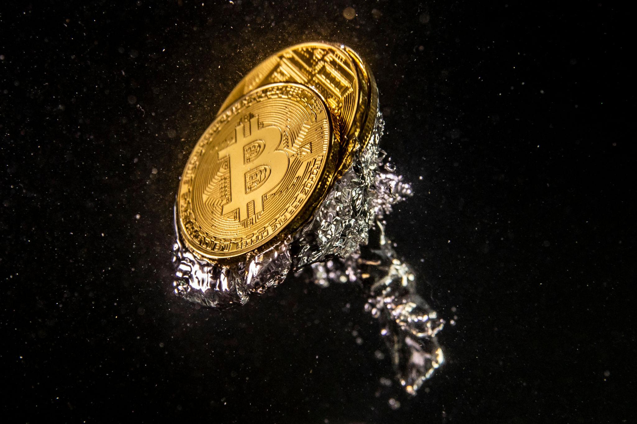 Bitcoin: &Pi;&omega;&lambda;ή&sigma;&epsilon;&iota;&sigmaf; 2,4 &delta;&iota;&sigma;. &delta;&omicron;&lambda;&alpha;&rho;ί&omega;&nu; &alpha;&pi;ό &tau;&omicron;&upsilon;&sigmaf; &pi;&iota;&omicron; &pi;&iota;&sigma;&tau;&omicron;ύ&sigmaf; &epsilon;&pi;&epsilon;&nu;&delta;&upsilon;&tau;έ&sigmaf; &pi;&rho;&omicron;&kappa;&alpha;&lambda;&omicron;ύ&nu; &alpha;&nu;&eta;&sigma;&upsilon;&chi;ί&alpha; &sigma;&tau;&eta;&nu; &alpha;&gamma;&omicron;&rho;ά