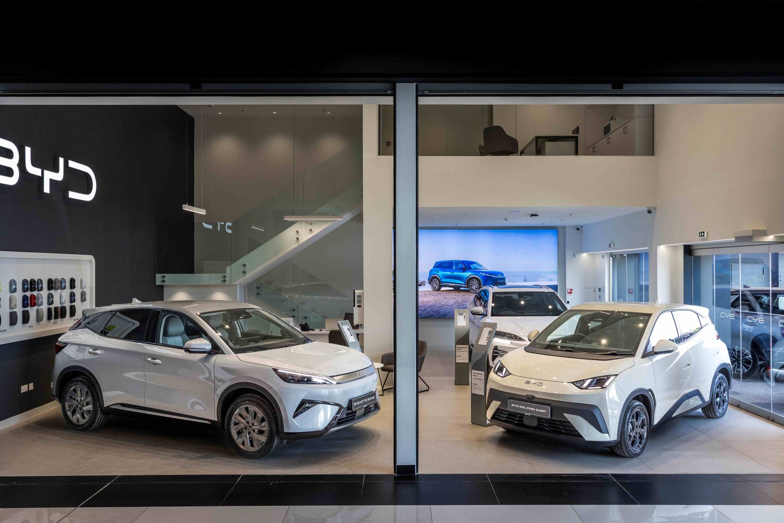 Νέο κατάστημα BYD στο Metropolis Mall
