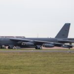Αμερικανικό βομβαρδιστικό B-52 σε βρετανική αεροπορική βάση