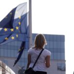 Σημαίες της Ευρωπαϊκής Ένωσης έξω από ευρωπαϊκό θεσμικό κτίριο