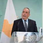 Ο Υπουργός Άμυνας Βασίλης Πάλμας σε δηλώσεις στο Υπουργείο Άμυνας