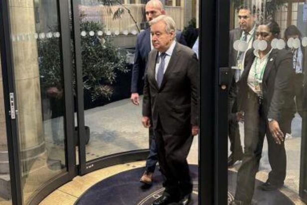 Ο Γενικός Γραμματέας του ΟΗΕ Αντόνιο Γκουτέρες προσέρχεται σε συνάντηση