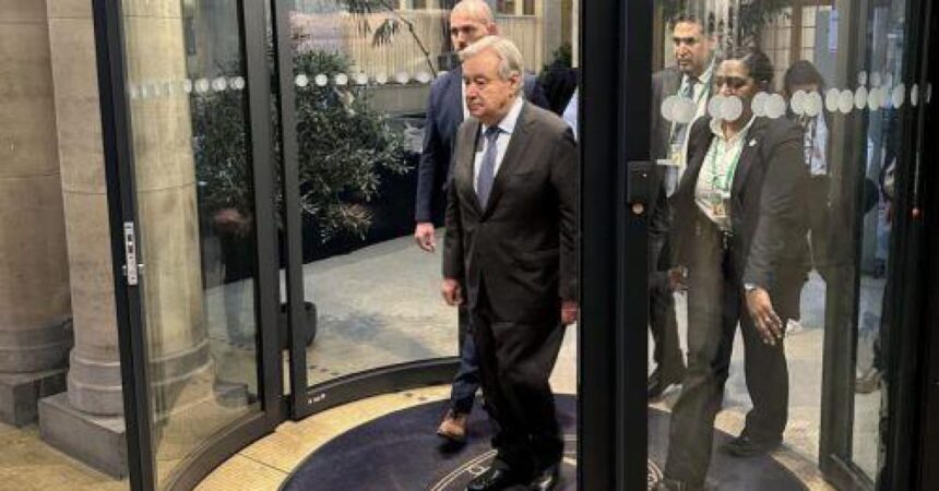 Ο Γενικός Γραμματέας του ΟΗΕ Αντόνιο Γκουτέρες προσέρχεται σε συνάντηση
