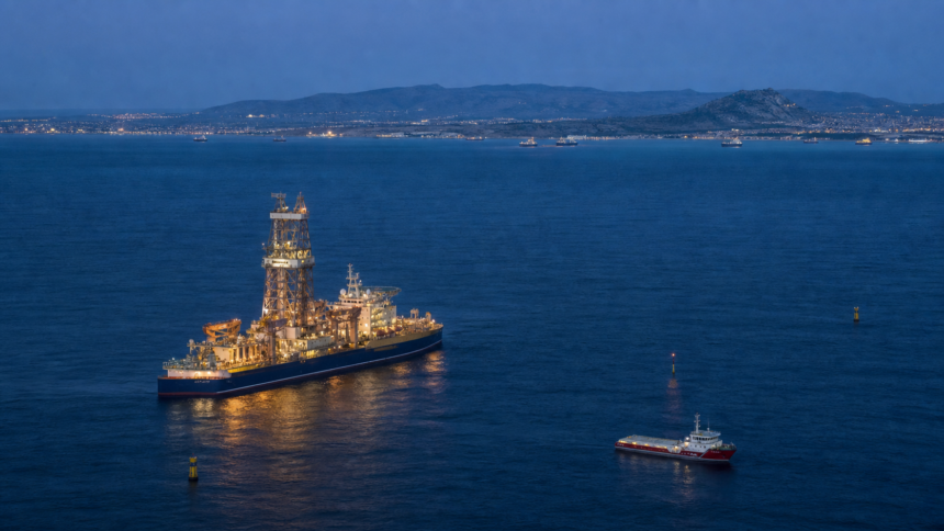Ενεργειακή εγκατάσταση στην Ανατολική Μεσόγειο με την Κύπρο στο βάθος