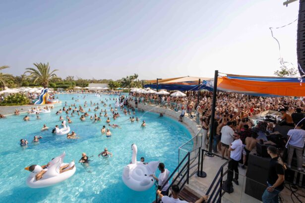 Wet Glam Summer Poolside Series στο City of Dreams Mediterranean