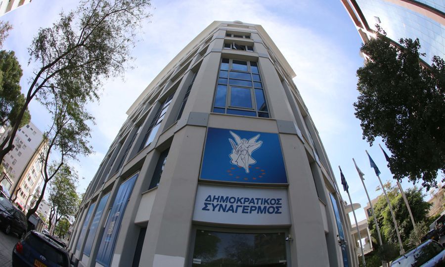 Payroll &euro;9,04 &epsilon;&kappa;&alpha;&tau;. &sigma;&tau;&alpha; &kappa;ό&mu;&mu;&alpha;&tau;&alpha;: &Omicron;&iota; &mu;&iota;&sigma;&theta;&omicron;ί, &omicron;&iota; 93 &sigma;&upsilon;&nu;&epsilon;&rho;&gamma;ά&tau;&epsilon;&sigmaf; &kappa;&alpha;&iota; &tau;&omicron; &kappa;ό&sigma;&tau;&omicron;&sigmaf; &gamma;&iota;&alpha; &tau;&omicron; &kappa;&rho;ά&tau;&omicron;&sigmaf;