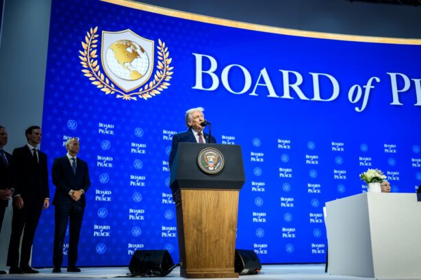 Ο Ντόναλντ Τραμπ μιλά σε εκδήλωση του Board of Peace για τη Γάζα