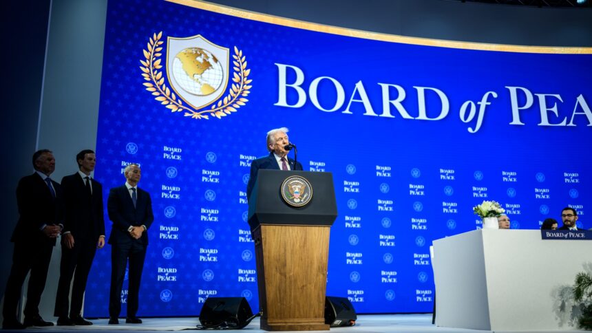 Ο Ντόναλντ Τραμπ μιλά σε εκδήλωση του Board of Peace για τη Γάζα