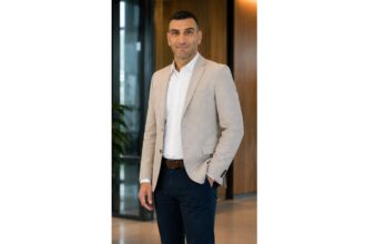 Ο Γιάννης Σταυριανός της PwC Κύπρου σε επαγγελματικό πορτρέτο