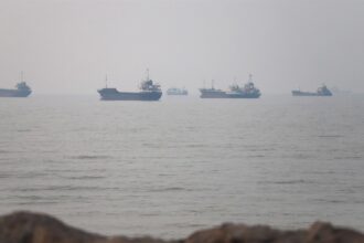 Στενά του Ορμούζ και εμπορικό πλοίο εν μέσω ιρανικού σχεδίου περιορισμού της ναυσιπλοΐας