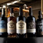 Φιάλες Teeling Whiskey σε χώρο του αποστακτηρίου στο Δουβλίνο