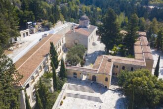 Εναέρια άποψη της Ιεράς Μονής Αγίου Νεοφύτου στην Πάφο