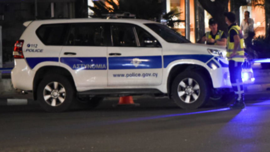 Περιπολικό της Αστυνομίας Κύπρου σε νυχτερινή επιχείρηση