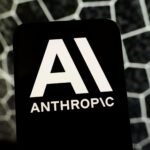 Το λογότυπο της Anthropic σε ψηφιακή συσκευή