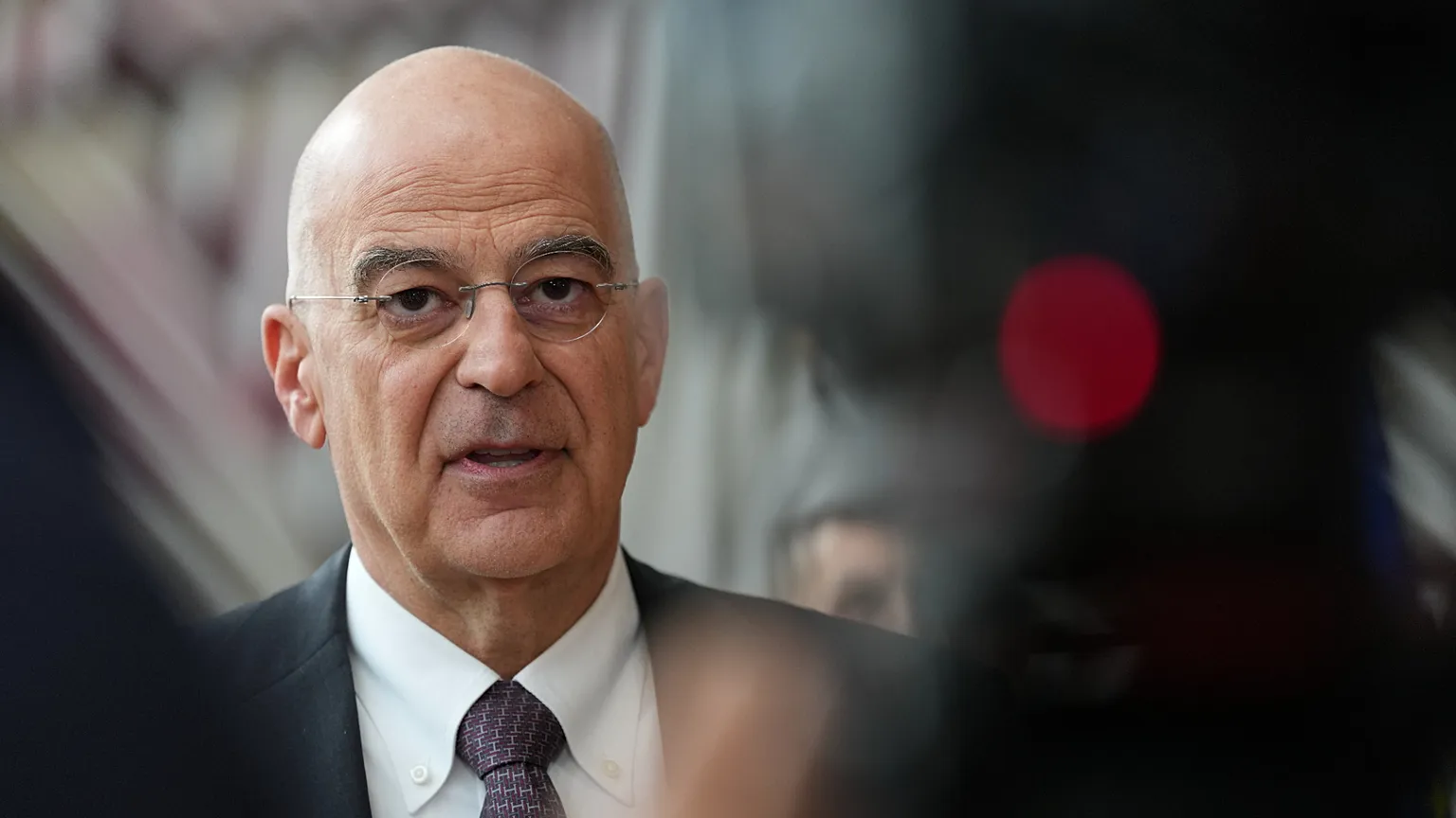&Omicron; &Nu;ί&kappa;&omicron;&sigmaf; &Delta;έ&nu;&delta;&iota;&alpha;&sigmaf; &sigma;&epsilon; &delta;&eta;&mu;ό&sigma;&iota;&alpha; &epsilon;&mu;&phi;ά&nu;&iota;&sigma;&eta;