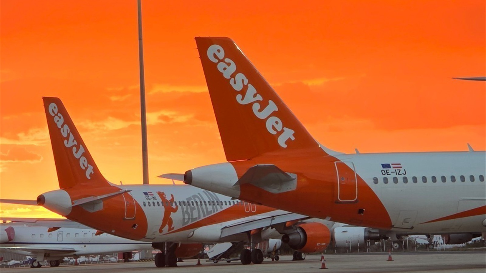 &Eta; Apollo &xi;&alpha;&nu;&alpha;&gamma;&rho;ά&phi;&epsilon;&iota; &tau;&eta;&nu; easyJet: &Tau;&omicron; &tau;έ&lambda;&omicron;&sigmaf; &tau;&eta;&sigmaf; &kappa;&alpha;&theta;&alpha;&rho;ή&sigmaf; low-cost &sigma;&tau;&rho;&alpha;&tau;&eta;&gamma;&iota;&kappa;ή&sigmaf;;
