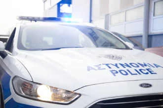 Αστυνομικό περιπολικό στο πλαίσιο των ερευνών για την υπόθεση 62χρονου επιχειρηματία στη Λάρνακα