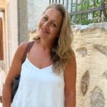 Η Βικτόρια Στέλλας στη Σύρο πριν διαγνωστεί με εγκεφαλίτιδα από ιό τσιμπουριών