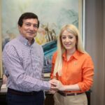 Ο Αλέκος Μιχαηλίδης και η πρόεδρος του ΔΗΣΥ Αννίτα Δημητρίου