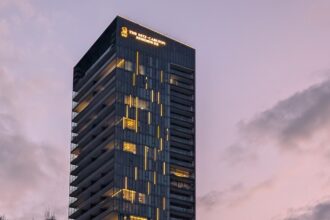 Το κτίριο κατοικιών Ritz-Carlton Residences στη Λεμεσό