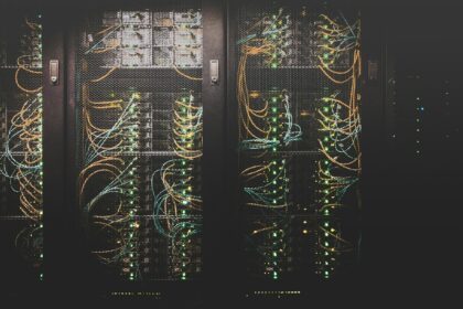 Συστοιχίες υπολογιστικών εξυπηρετητών σε data center