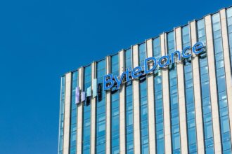 Κτίριο με το εταιρικό σήμα της ByteDance