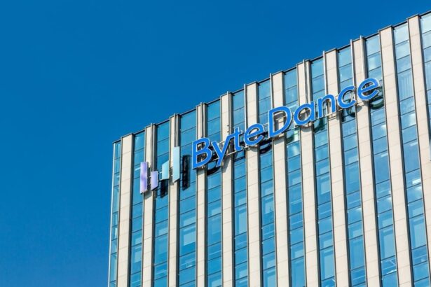 Κτίριο με το εταιρικό σήμα της ByteDance