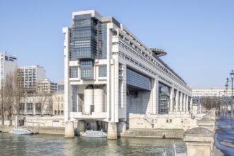 Το κτίριο του γαλλικού Υπουργείου Οικονομίας και Οικονομικών στο Μπερσί του Παρισιού
