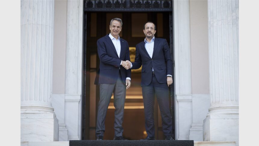 Ο Κυριάκος Μητσοτάκης και ο Νίκος Χριστοδουλίδης στο Μέγαρο Μαξίμου, στις 25 Ιουλίου 2026