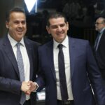 Ο Σταύρος Παπασταύρου με τον Μιχάλη Δαμιανό στο Συμβούλιο Ενέργειας