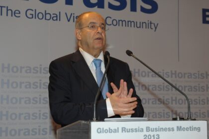 Ο Ιωάννης Κασουλίδης σε δημόσια ομιλία
