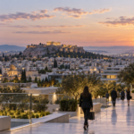 Εικονογραφική άποψη της Αθήνας με γραφεία και την Ακρόπολη στο βάθος