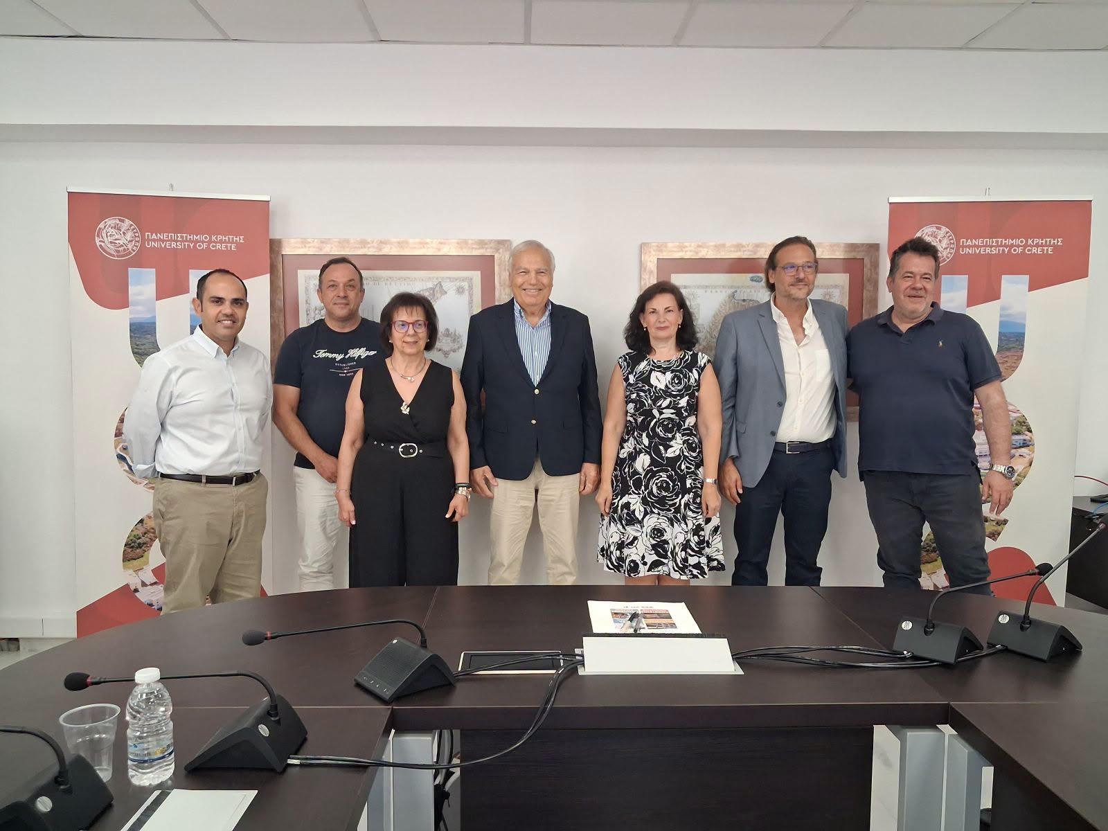 Εκπρόσωποι του Πανεπιστημίου Λεμεσού και του Πανεπιστημίου Κρήτης στην τελετή υπογραφής