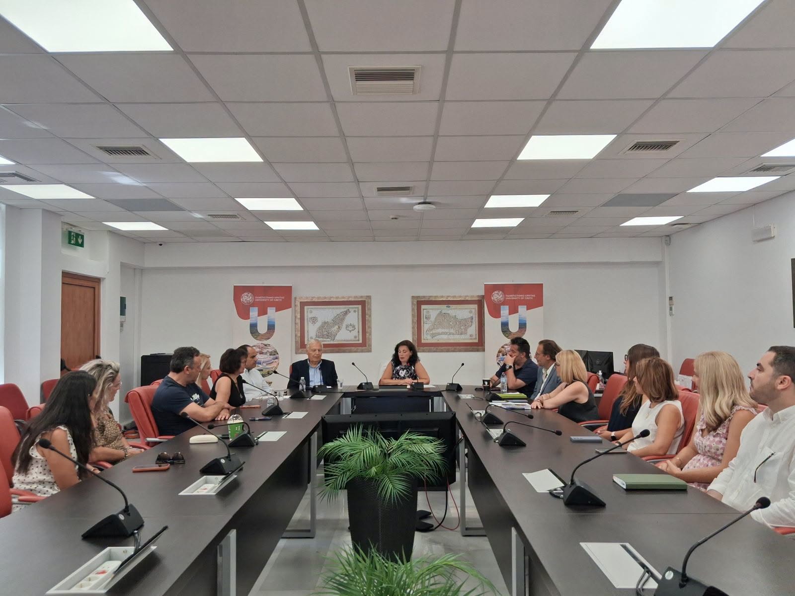 Η συνάντηση των εκπροσώπων των δύο πανεπιστημίων στο Ρέθυμνο
