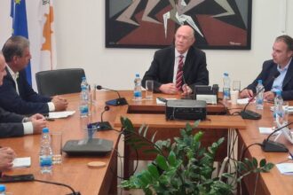 Ο Μάκης Κεραυνός σε συνάντηση με εκπροσώπους της ΠΑΣΥΔΥ