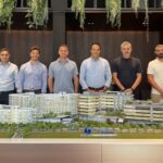 Εκπρόσωποι της Imperio και συνεργάτες μπροστά σε μακέτα του Silicon Park