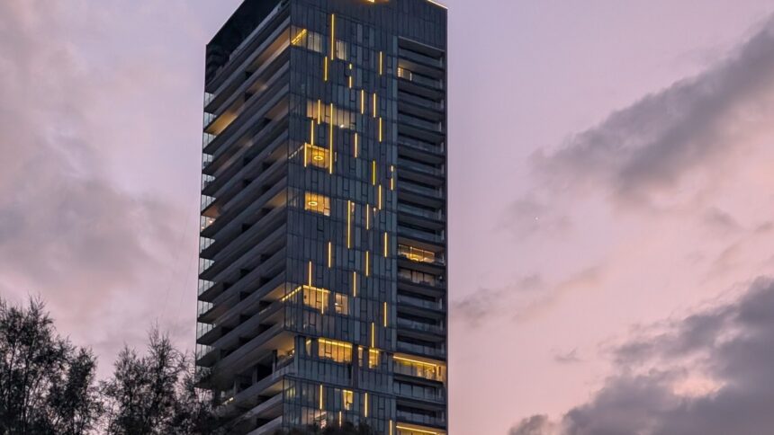 Το κτίριο κατοικιών Ritz-Carlton Residences στη Λεμεσό