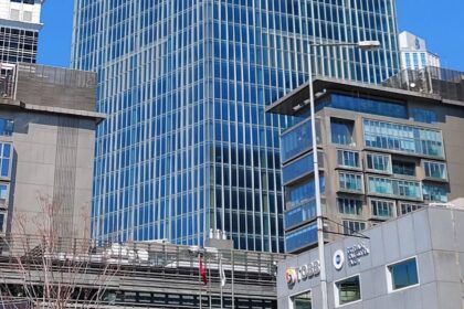 Επιχειρηματικό κτίριο στην περιοχή Λεβέντ της Κωνσταντινούπολης