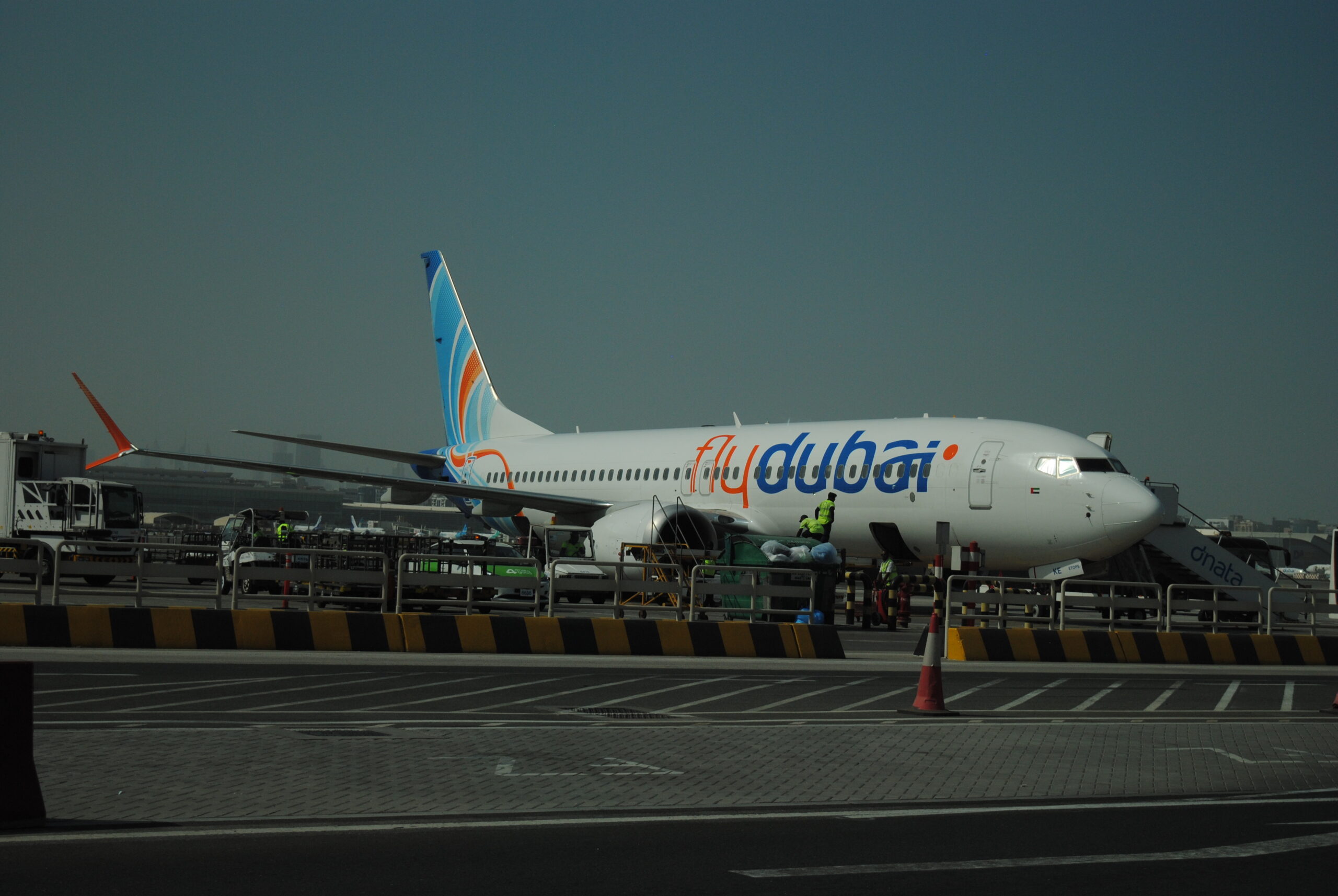 Flydubai FZ1073: Τι δείχνουν οι κωδικοί 7700 και 7500 — και τι δεν αποδεικνύουν Flydubai FZ1073: Τι δείχνουν οι κωδικοί 7700 και 7500 — και τι δεν αποδεικνύουν