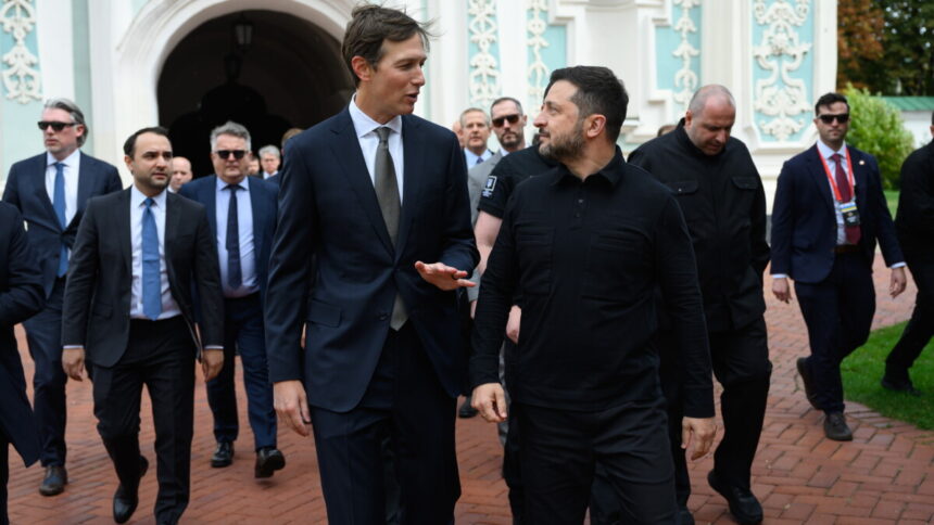Ο Τζάρεντ Κούσνερ συνομιλεί με τον Βολοντίμιρ Ζελένσκι στο Κίεβο