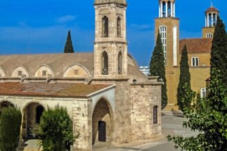 Οι ναοί Αγίου Γεωργίου στο κέντρο Παραλιμνίου, 18 Οκτωβρίου 2015. Φωτογραφία αρχείου της περιοχής της εκδήλωσης.