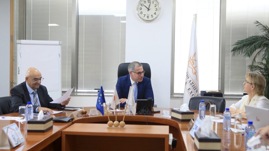 Συνάντηση της Μαρίας Λουίς Αλμπουκέρκη στο Χρηματιστήριο Αξιών Κύπρου, Σεπτέμβριος 2025. Φωτογραφία αρχείου, όχι τελετή συμφωνίας αποκρατικοποίησης.