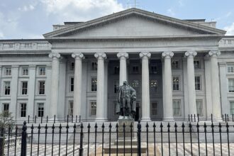 Το κεντρικό κτίριο του αμερικανικού υπουργείου Οικονομικών στην Ουάσιγκτον, 23 Ιουλίου 2025.