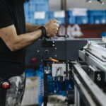 Εργαζόμενος σε βιομηχανικό μηχάνημα, 10 Ιουνίου 2026
