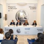 Η δημοσιογραφική παρουσίαση της έκθεσης Μηνύματα σε Μέταλλο στο Λεβέντειο Δημοτικό Μουσείο Λευκωσίας