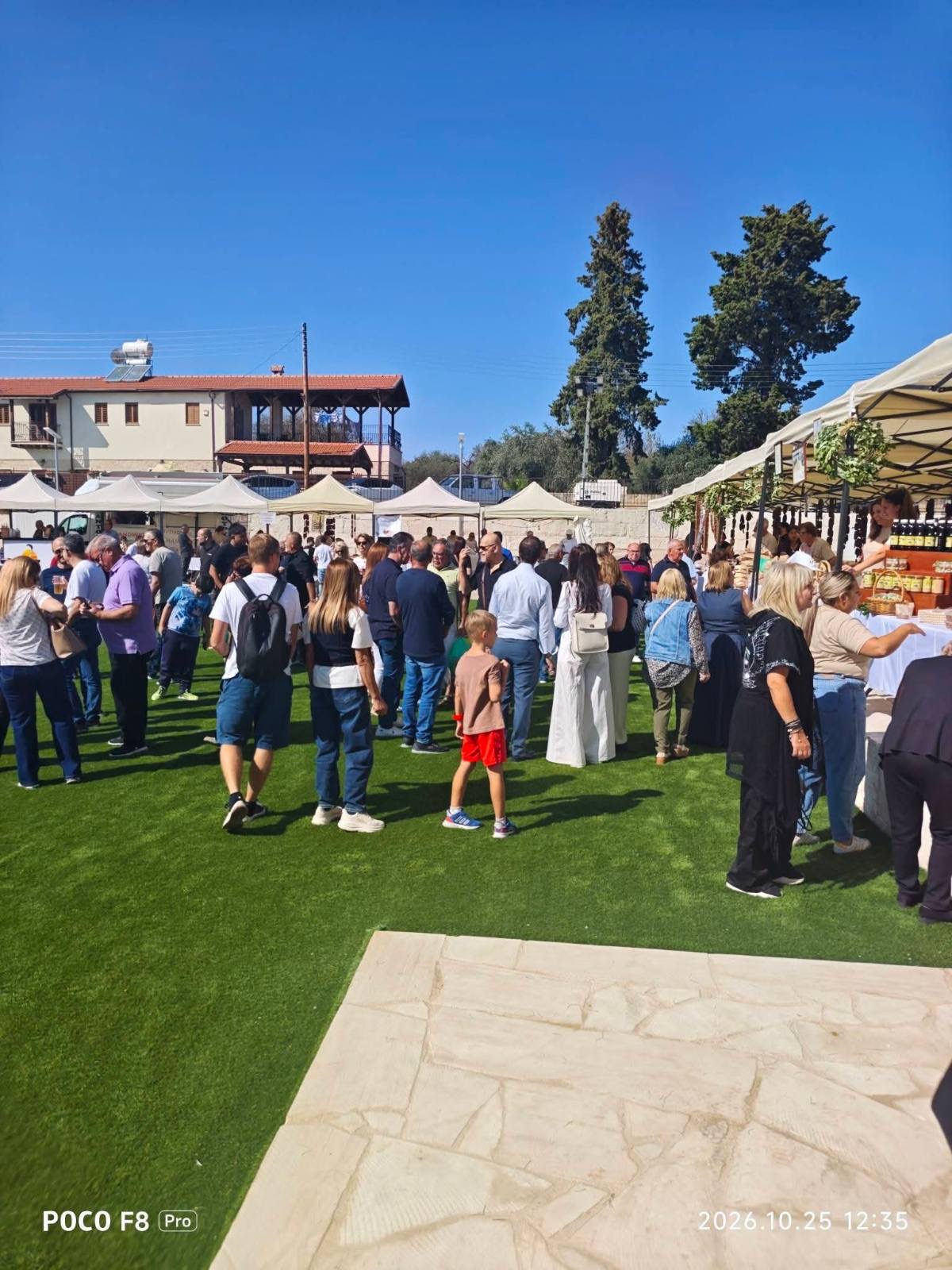Επισκέπτες στο Φεστιβάλ Παστελιού Ανώγυρας, από το επίσημο φωτογραφικό υλικό της ΕΤΑΠ Λεμεσού
