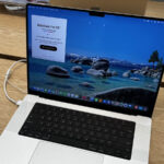 Πραγματικό ασημί MacBook Pro 16 ιντσών με επεξεργαστή M4 Pro