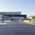 Η είσοδος του δεύτερου εργοστασίου SAIC–Volkswagen στο Άντινγκ της Κίνας, 15 Μαΐου 2026.
